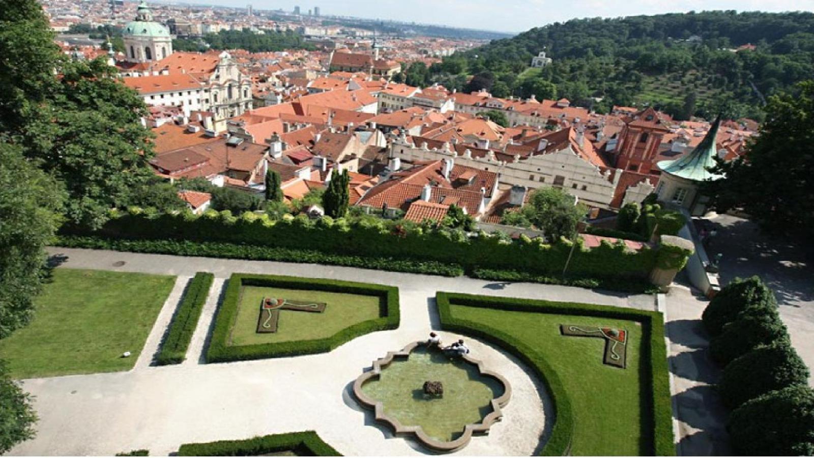 Castle Garden Apartament